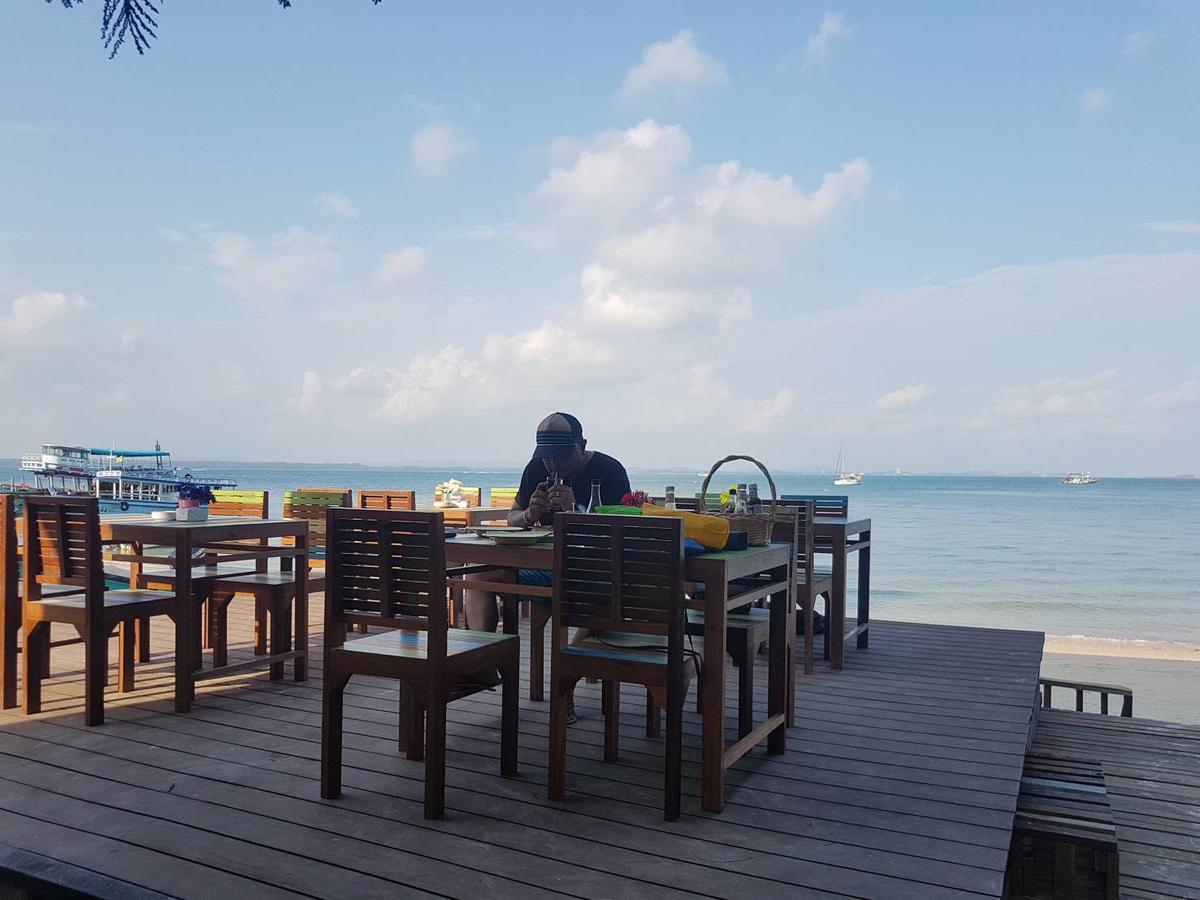 Hotel Baan Rom Talay Made' Koh Samet Exterior foto